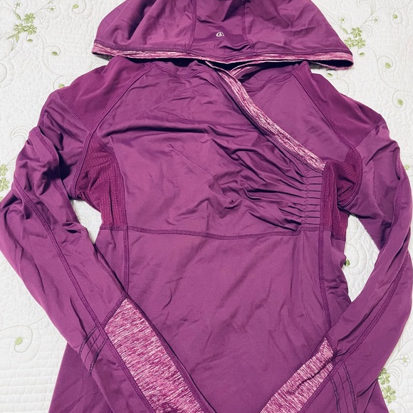 Lululemon Run For Your Life Pullover Size 6. - Picture 1 of 4